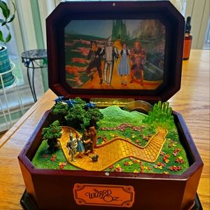 Wizard of Oz musical box.